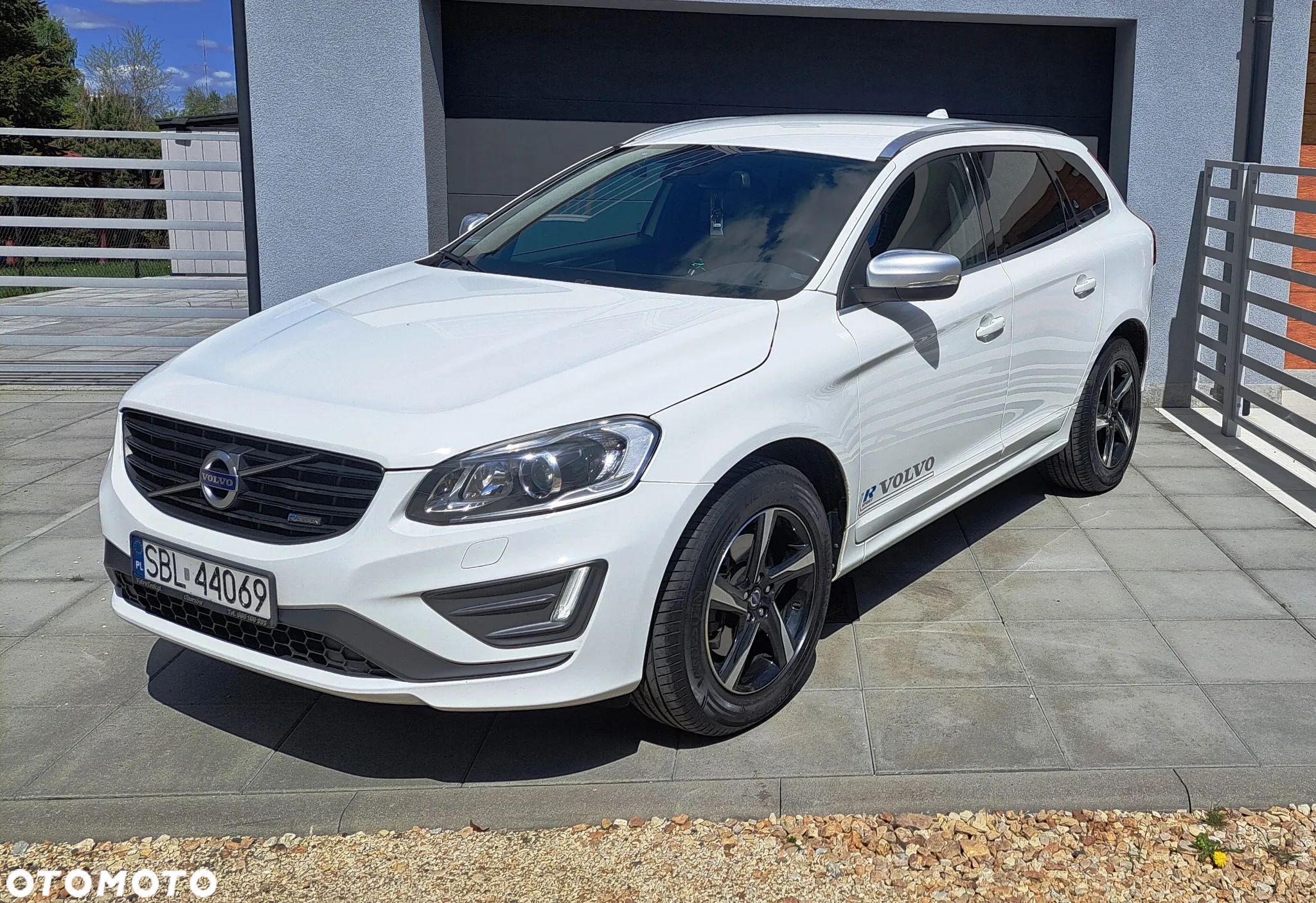 Volvo XC 60 D4 Drive-E Momentum - 1