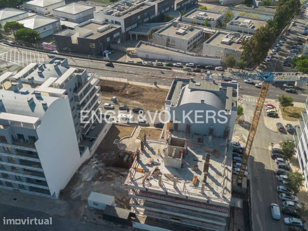 Terreno na Amadora - Grande imagem: 2/17