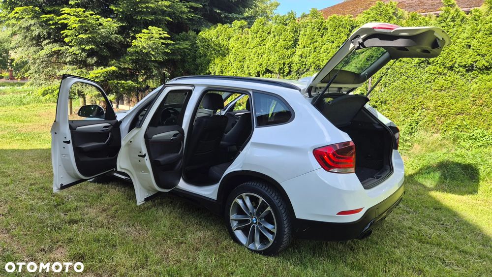 BMW X1 xDrive20i Sport Line - 30