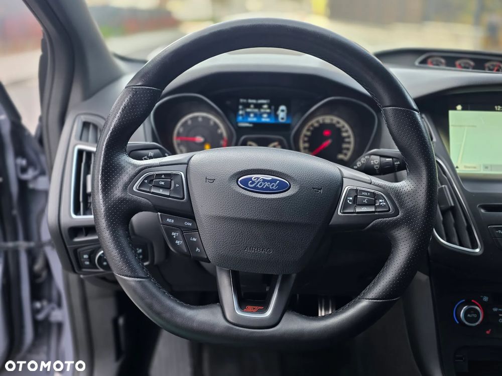 Ford Focus ST - 26