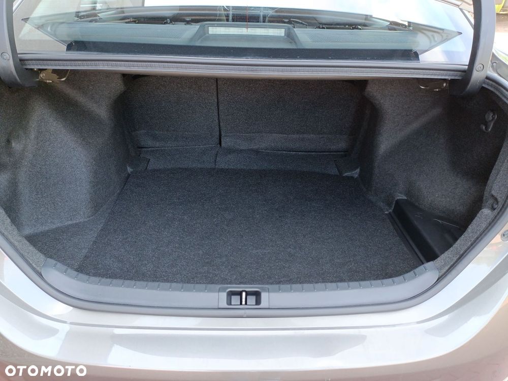 Toyota Corolla 1.6 Premium EU6 - 17