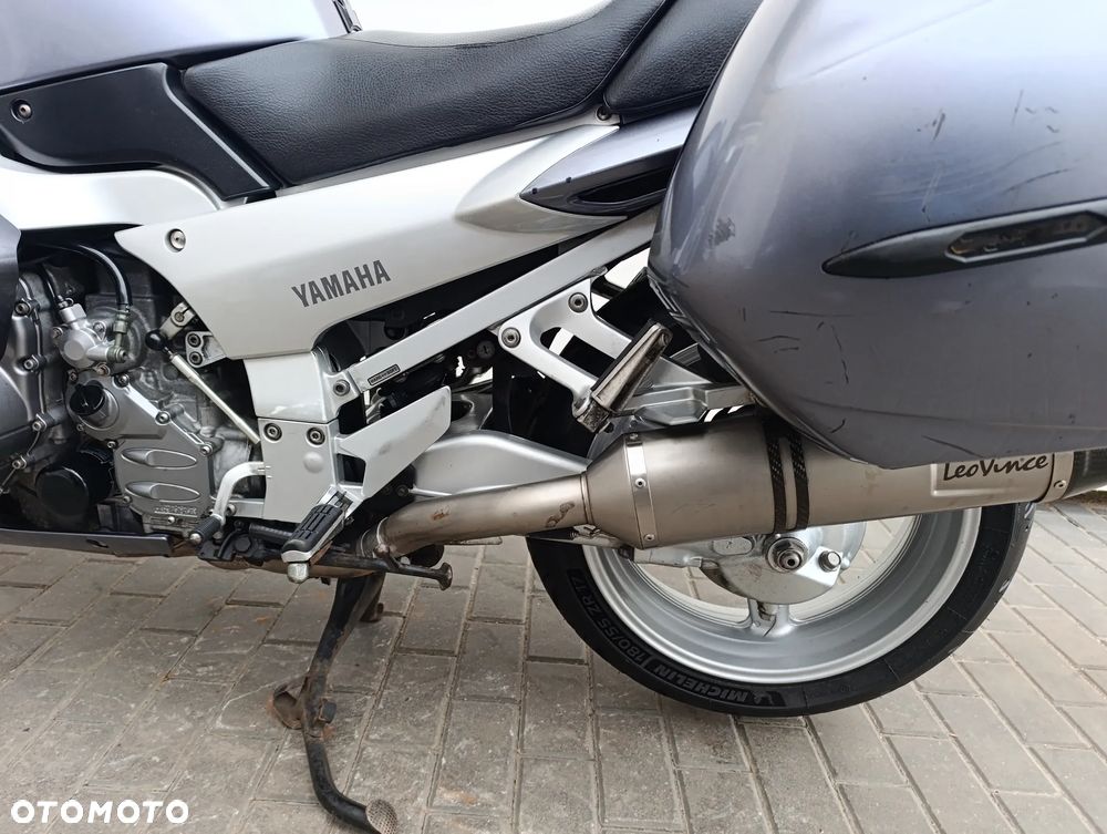 Yamaha FJR - 16