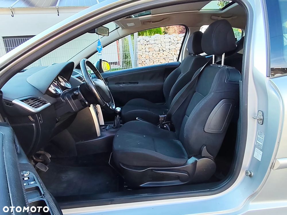 Peugeot 207 90 HDi FAP (Blue Lion) Sport - 15