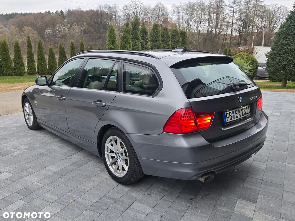 BMW Seria 3 320d xDrive DPF - 6