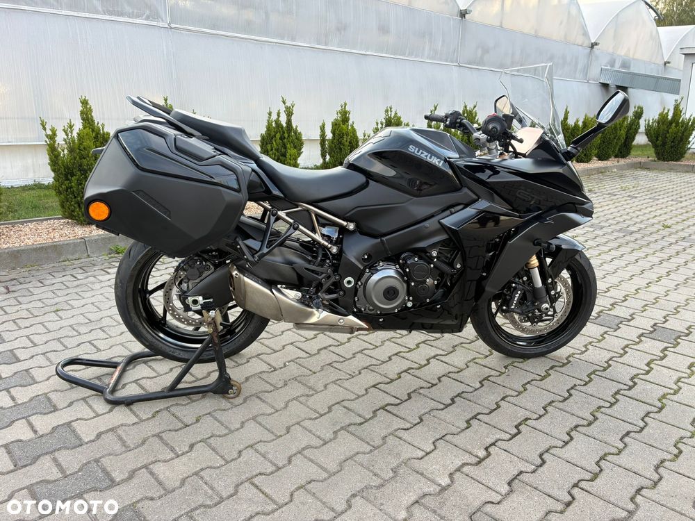 Suzuki GSX - 14
