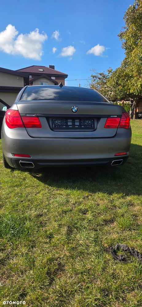 BMW Seria 7 750i - 2
