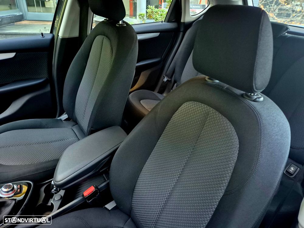 BMW 218 Active Tourer i Luxury Line - 39