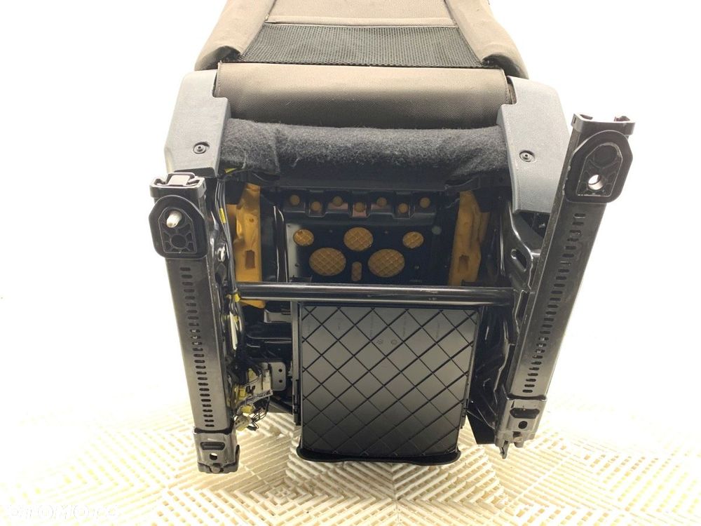 FOTEL PRAWY PRZÓD  NISSAN QASHQAI / QASHQAI +2 I (J10, NJ10, JJ10E) 2006 - 2014 1.5 dCi 78 kW [106 - 6