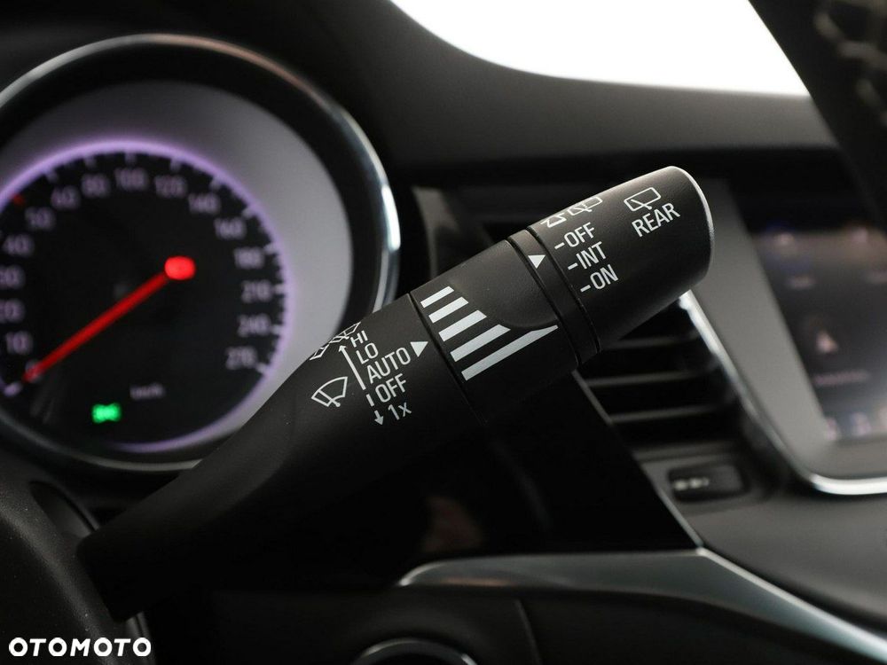 Opel Astra 1.2 T Elegance S&S - 32