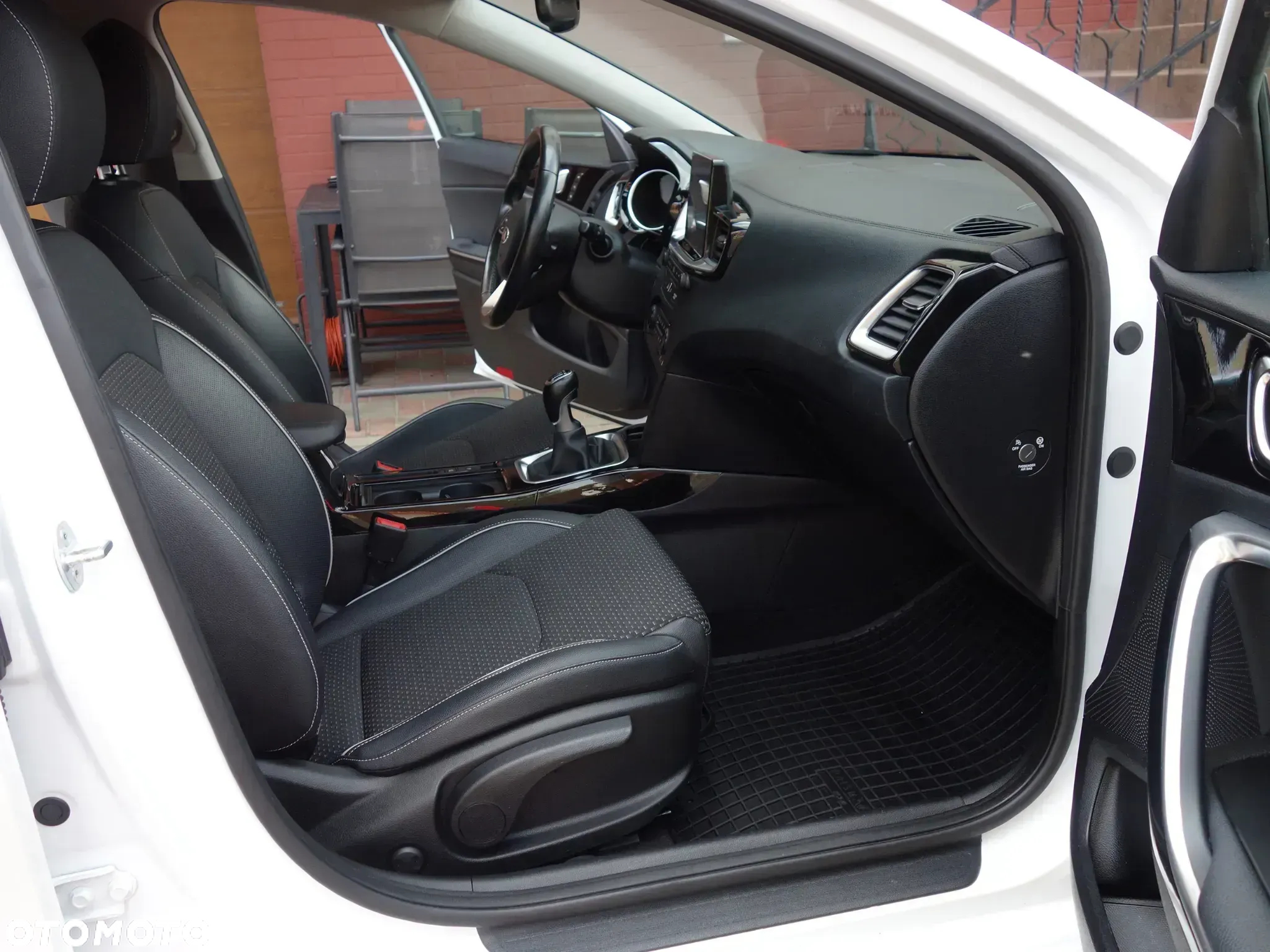 Kia Ceed 1.6 CRDi Spirit - 17