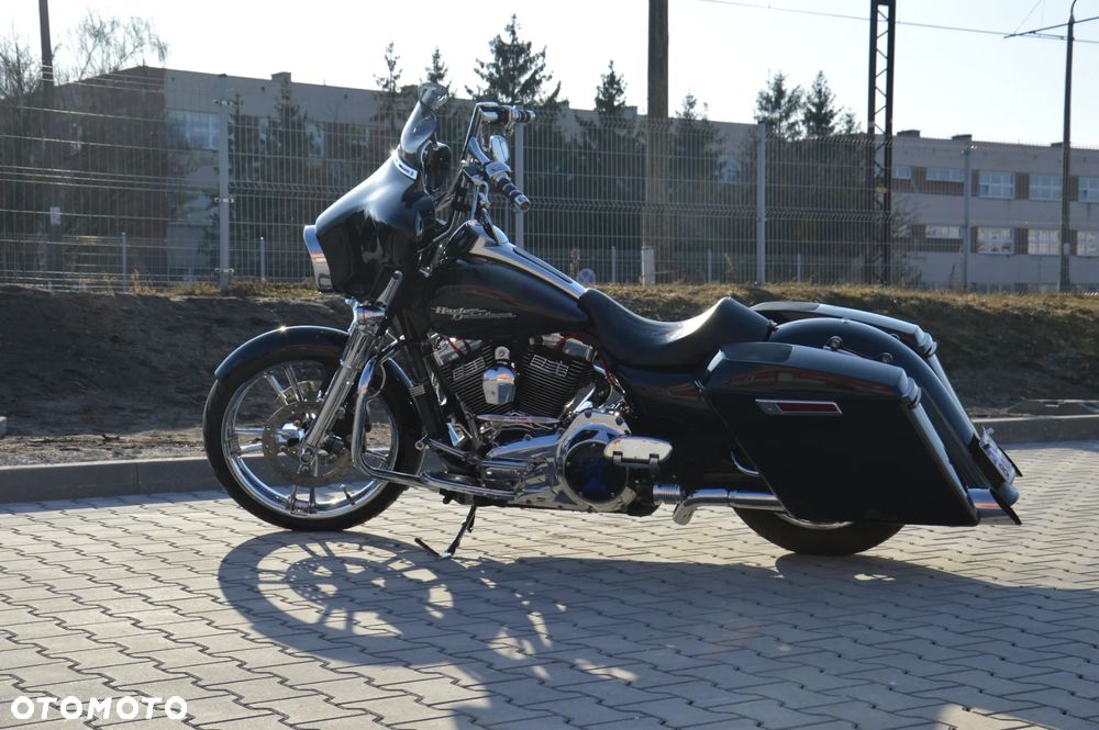 Harley-Davidson Touring Street Glide - 2