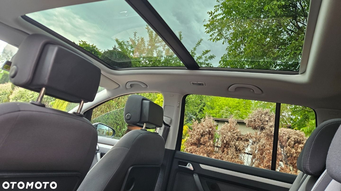 Volkswagen Touran - 20