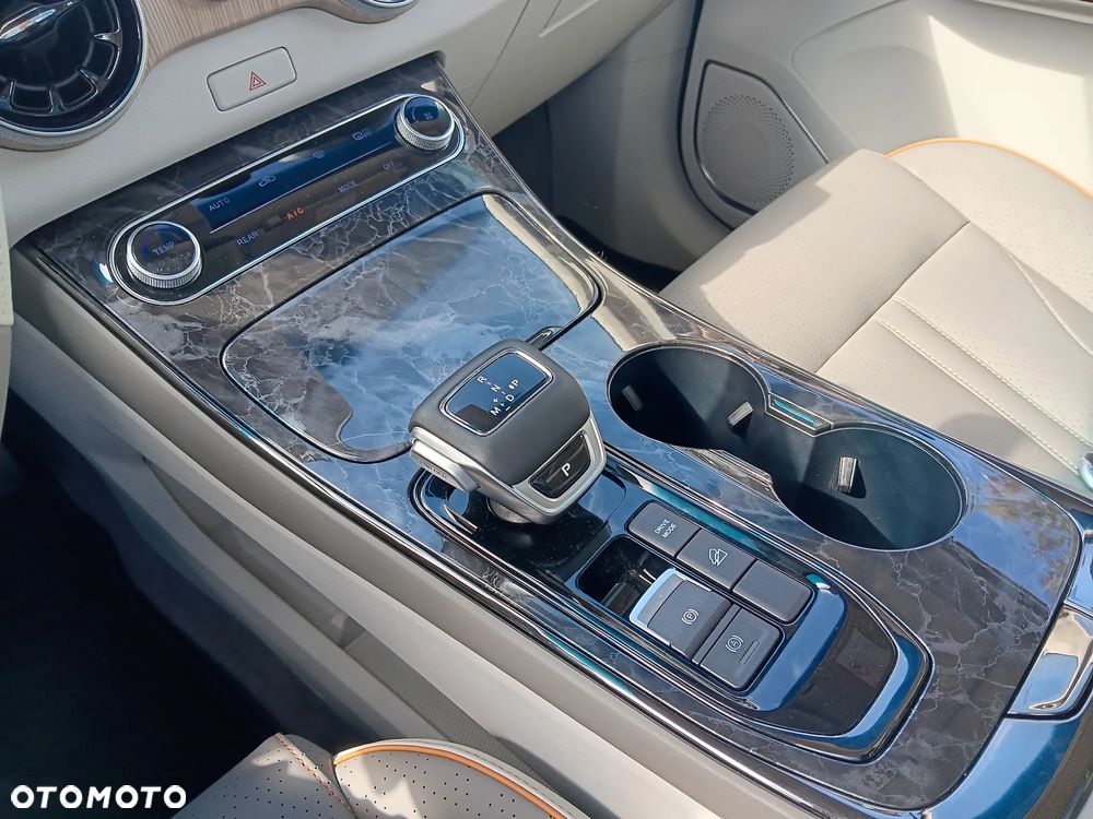 Forthing U Tour 1.5 DVVT GDI DCT - 13