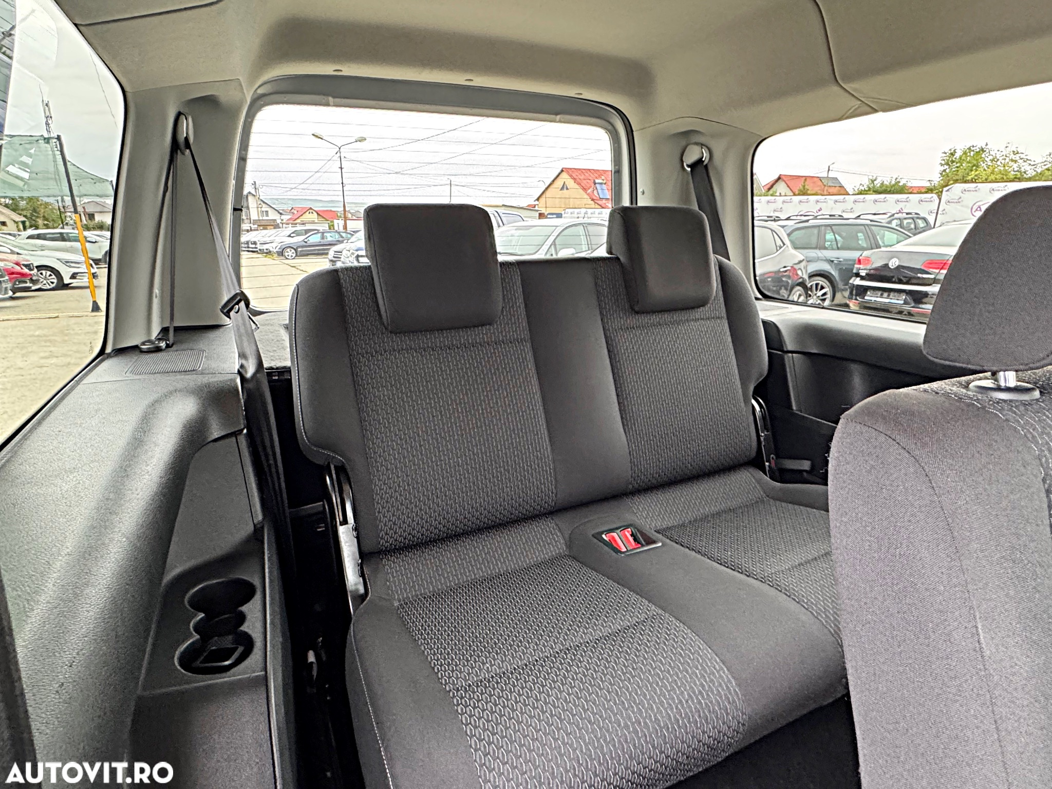 Volkswagen Caddy 2.0 TDI (7-Si.) Maxi Comfortline - 23