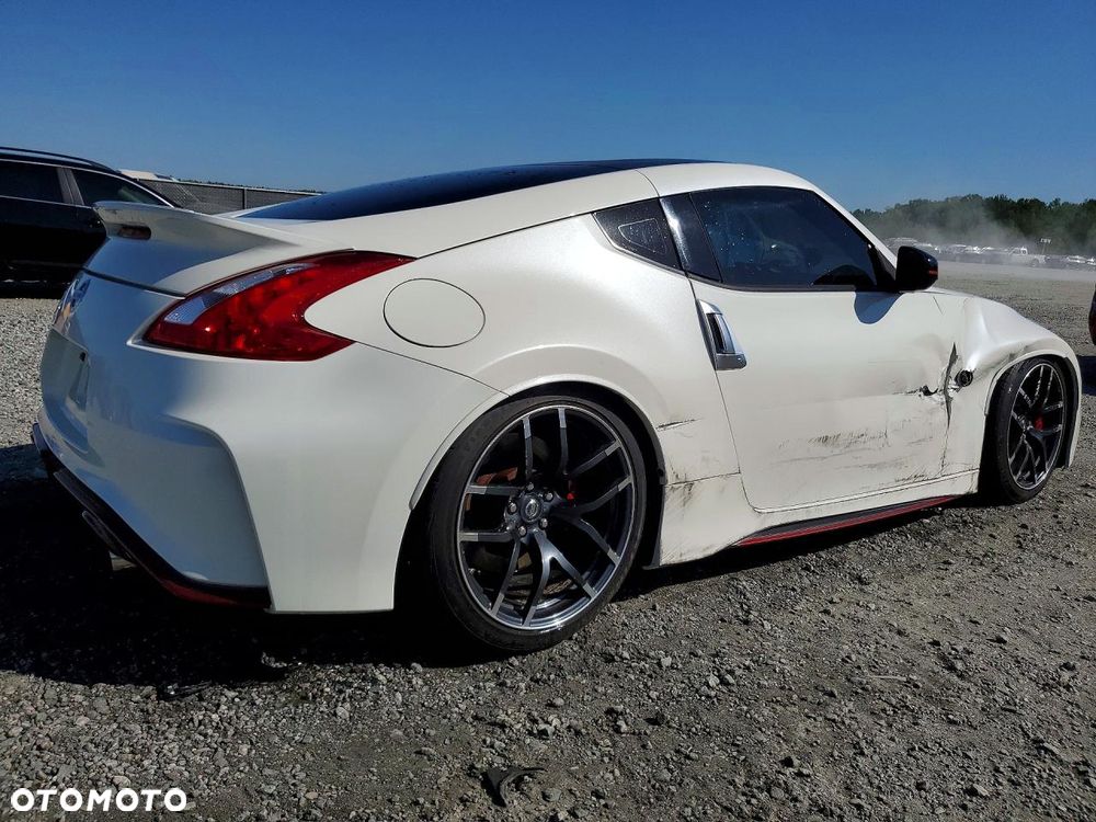 Nissan 370 Z - 4