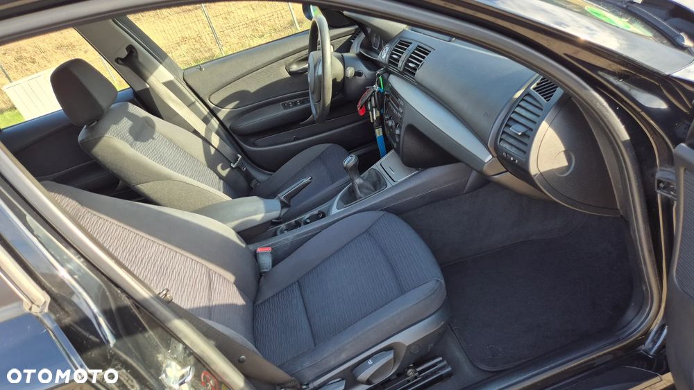 BMW Seria 1 116i - 22