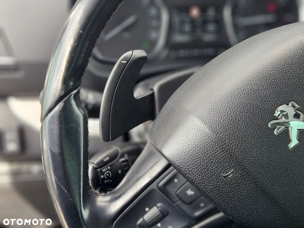 Peugeot Traveller - 26