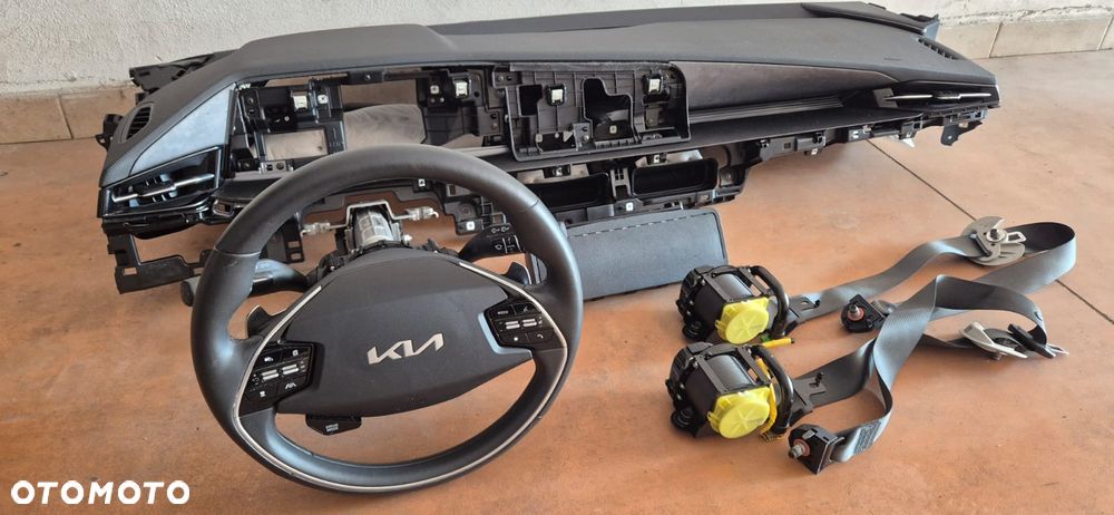 Przód Kompletny  Zderzak Konsola Airbag  Kia Niro II EV 22- - 19