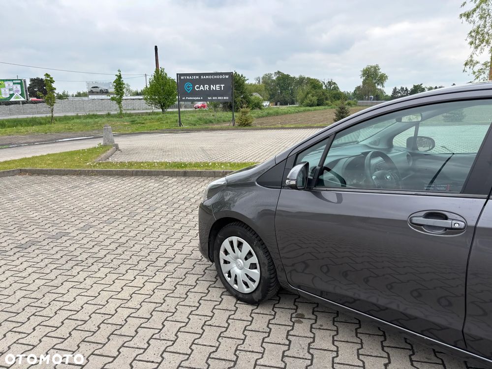 Toyota Yaris 1.0 Premium - 9