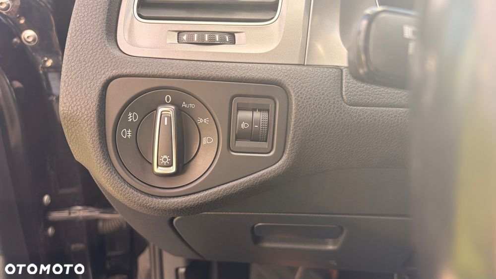Volkswagen Golf 2.0 TDI BlueMotion Technology DSG Lounge - 14