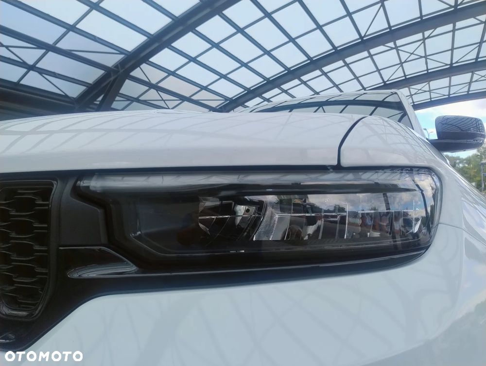 Jeep Grand Cherokee - 23