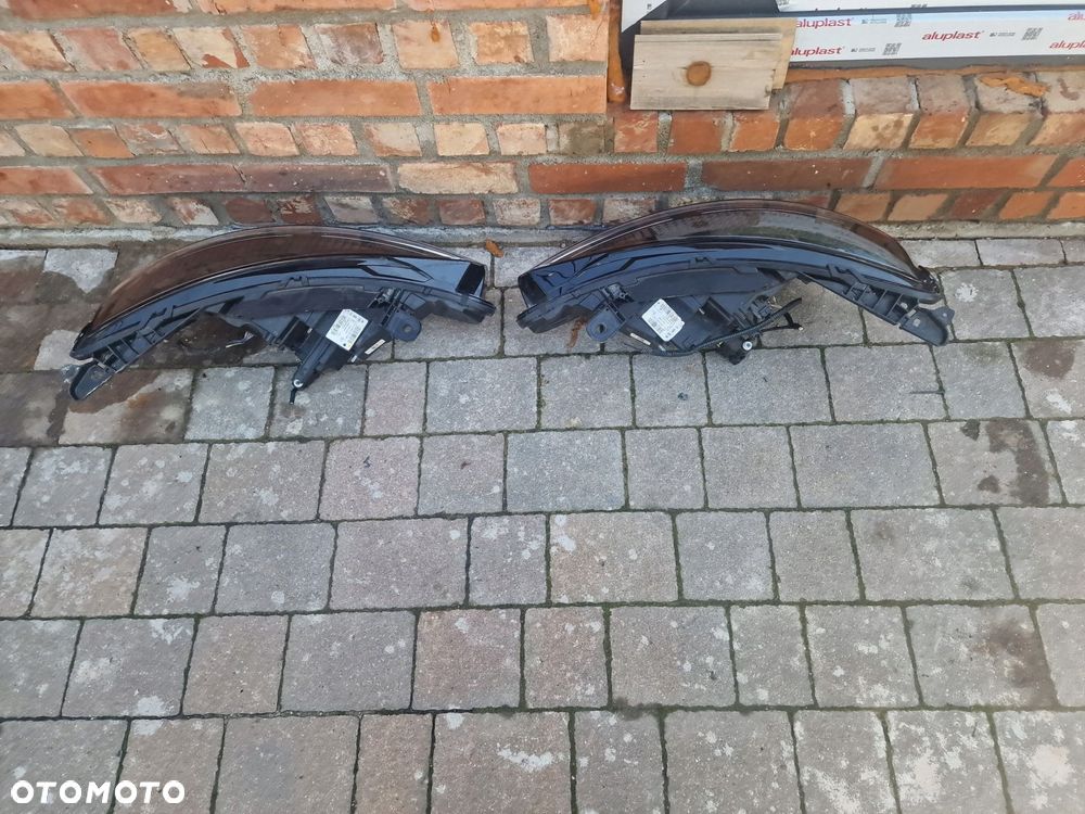 lampa przednia mitsubishi colt 2023 260103507r 260600149r komplet - 3