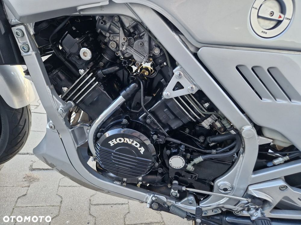 Honda VF - 20
