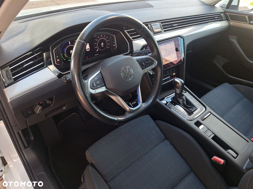 Volkswagen Passat - 19