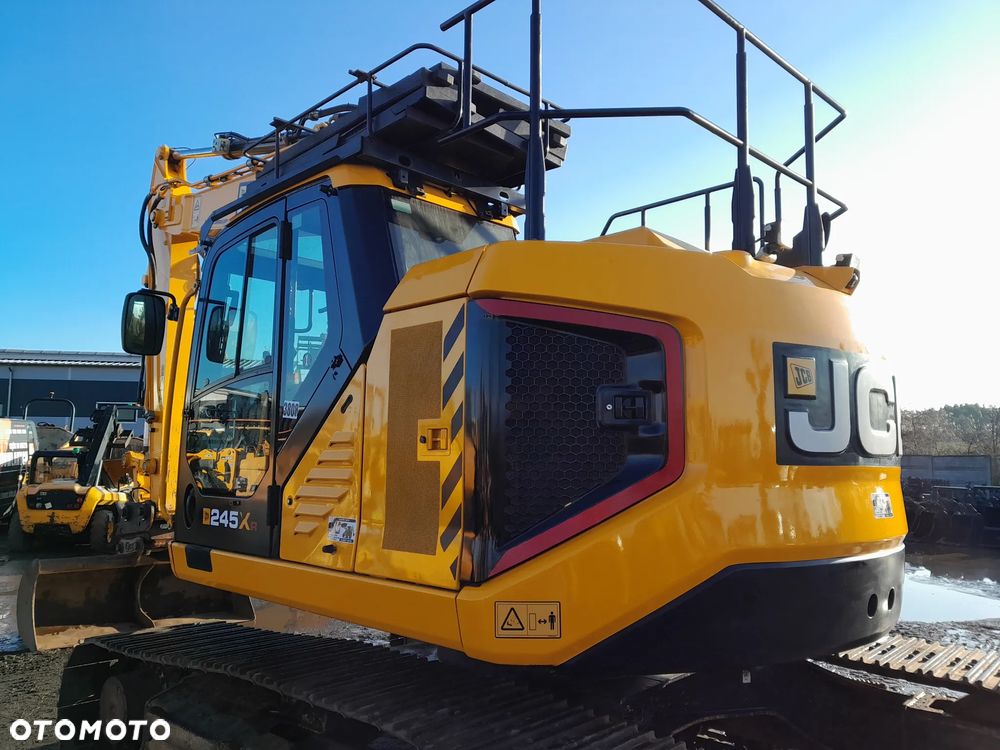 JCB 245XR - 11