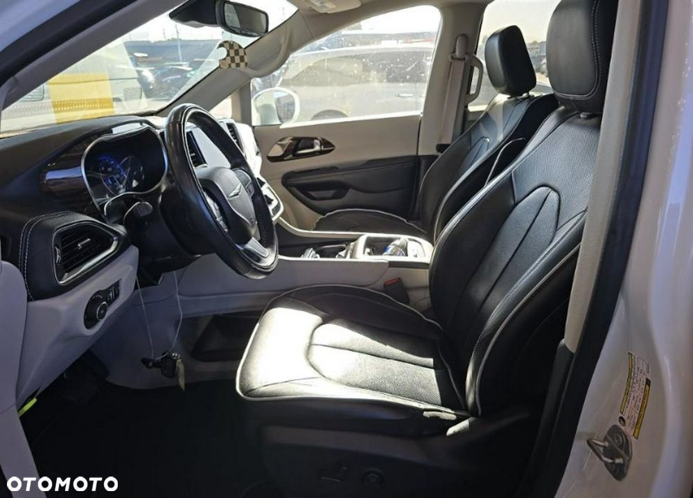 Chrysler Pacifica - 7