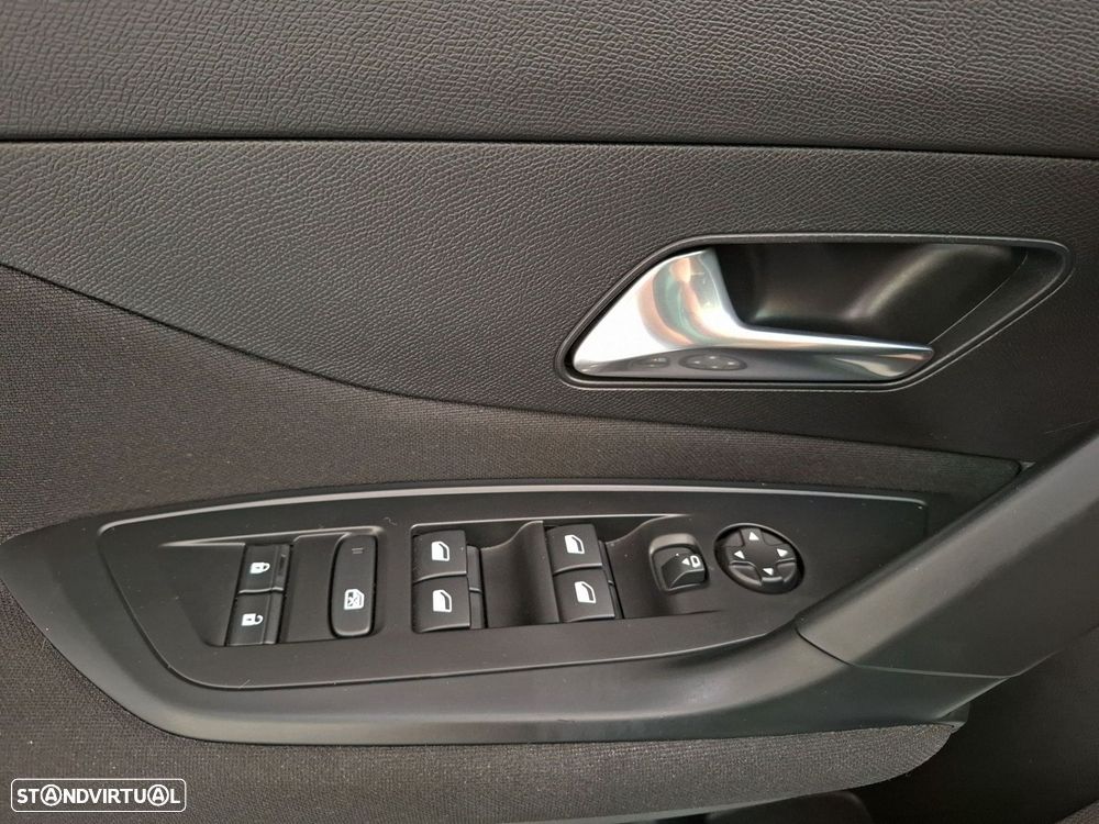 Peugeot 308 1.2 PureTech Active Pack - 26