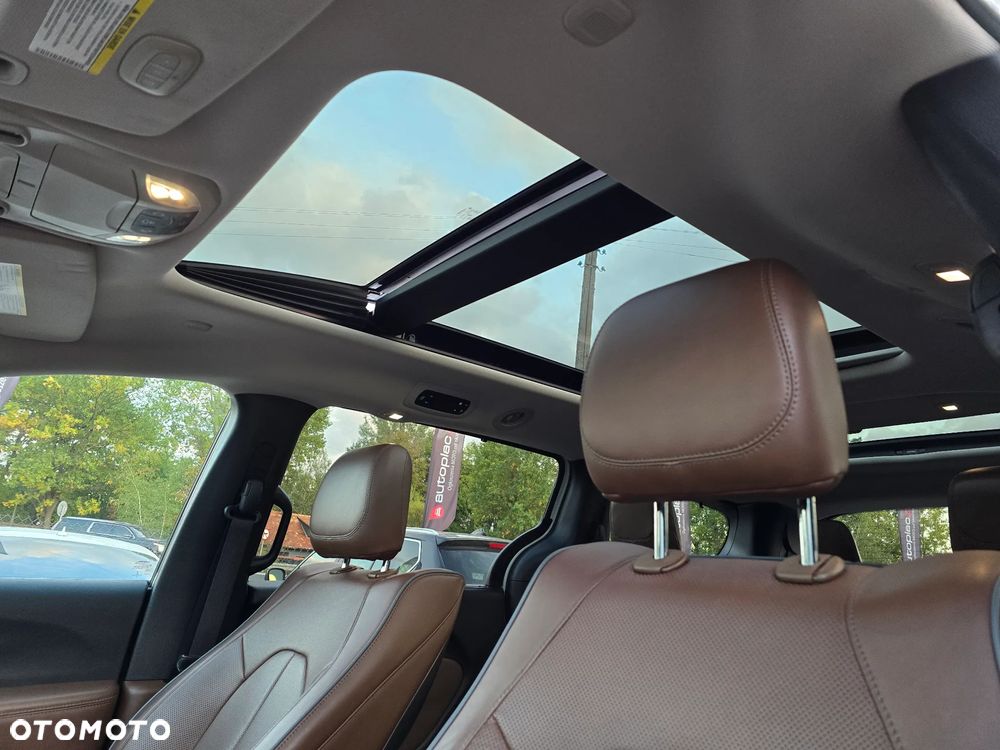 Chrysler Pacifica - 29