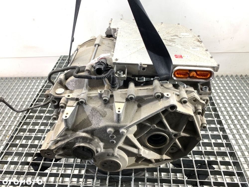 SILNIK ELEKTRYCZNY  AUDI Q4 Sportback (F4N) 2021 - 2022 40 e-tron 150 kW [204 KM] elektryczny 2021 - - 1