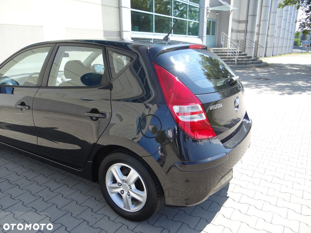 Hyundai i30 1.4 Blue Comfort - 24