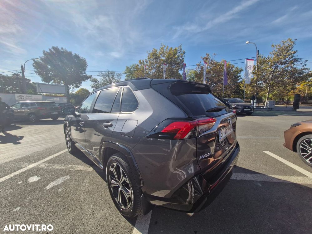 Toyota RAV4 - 11