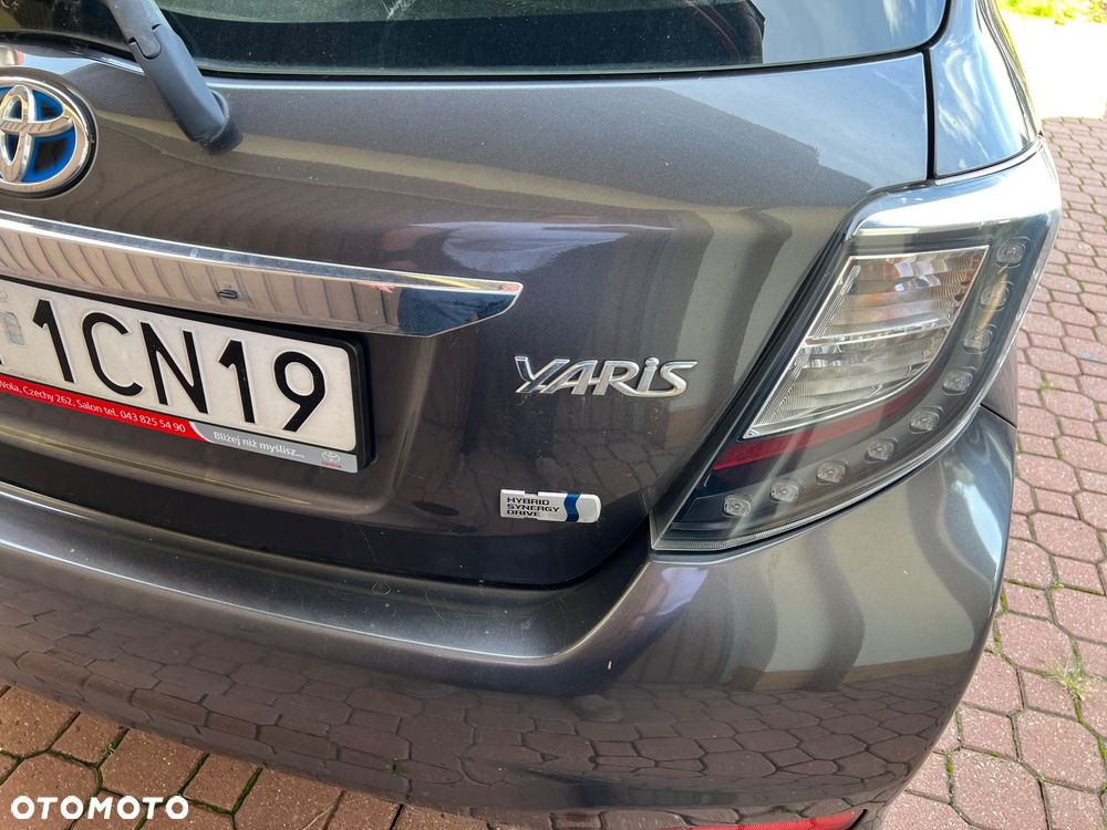 Toyota Yaris Hybrid 100 Premium - 6