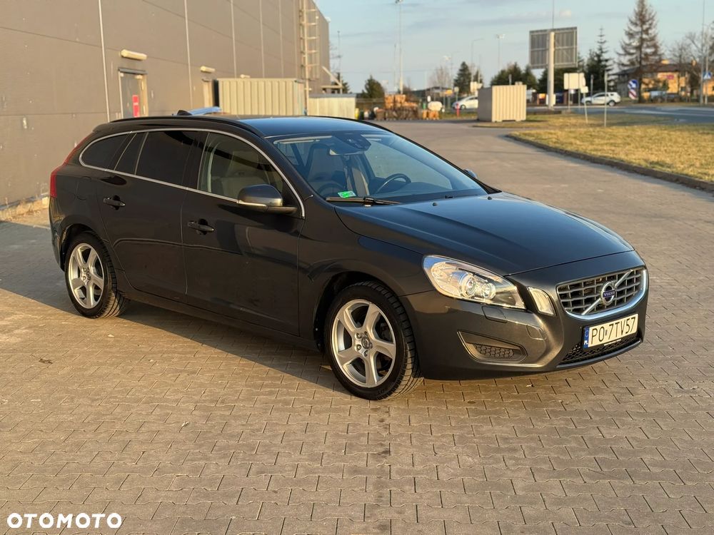 Volvo V60 D3 Geartronic Momentum - 9