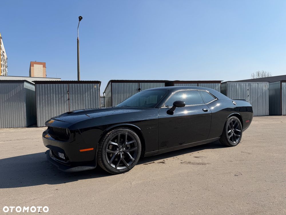 Dodge Challenger - 2