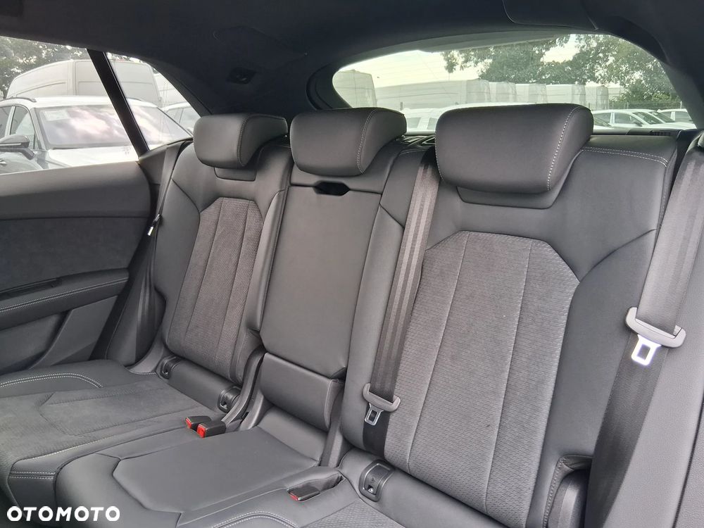 Audi Q8 - 10