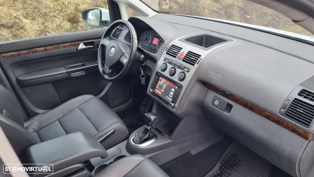 VW Touran 1.9 TDi DSG Highline - 11