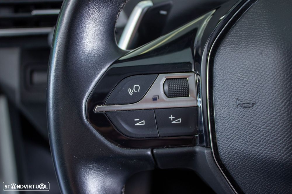 Peugeot 3008 1.2 PureTech Allure EAT8 - 25