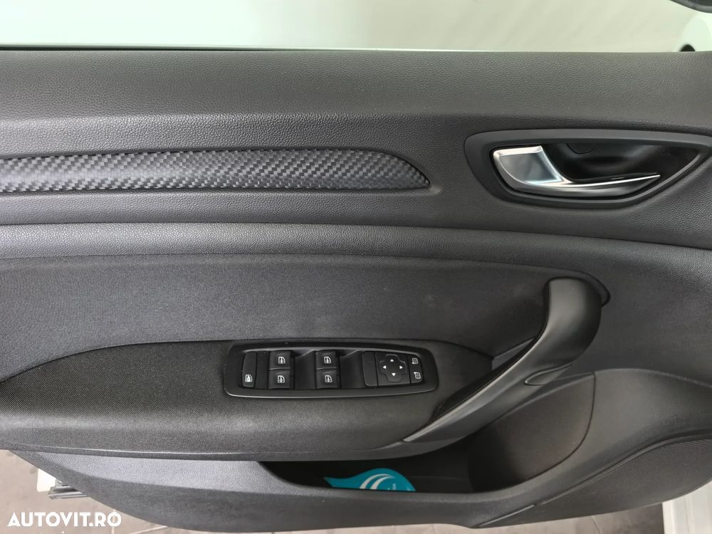 Renault Megane TCe 140 GPF Life - 9