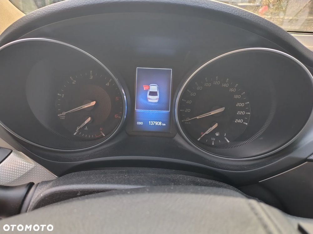 Toyota Avensis 2.0 D-4D Premium - 10