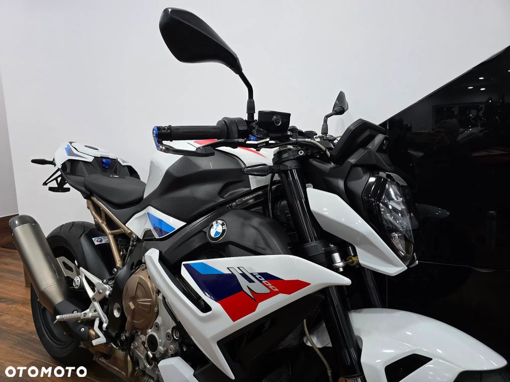 BMW S - 14