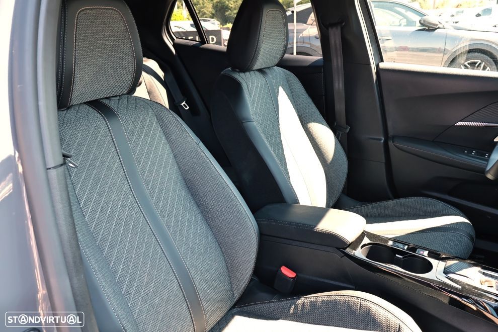 Peugeot 2008 1.2 Hybrid Allure e-DCS6 - 10