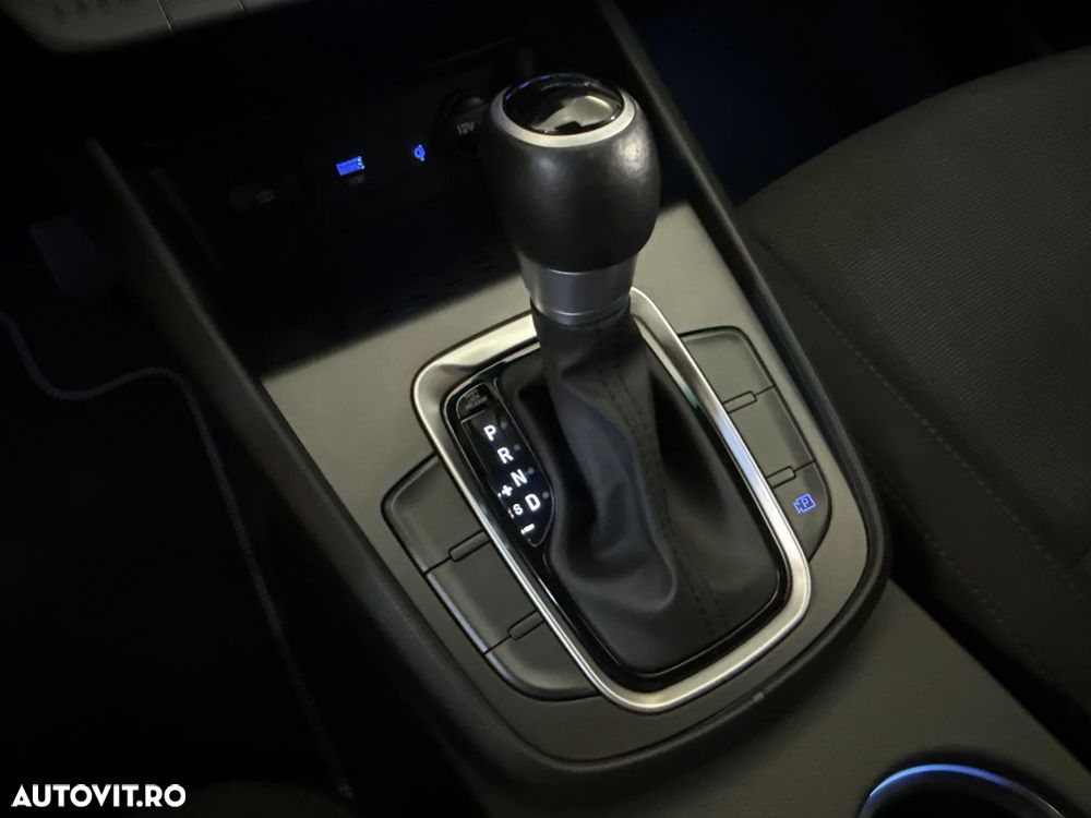 Hyundai KONA - 17