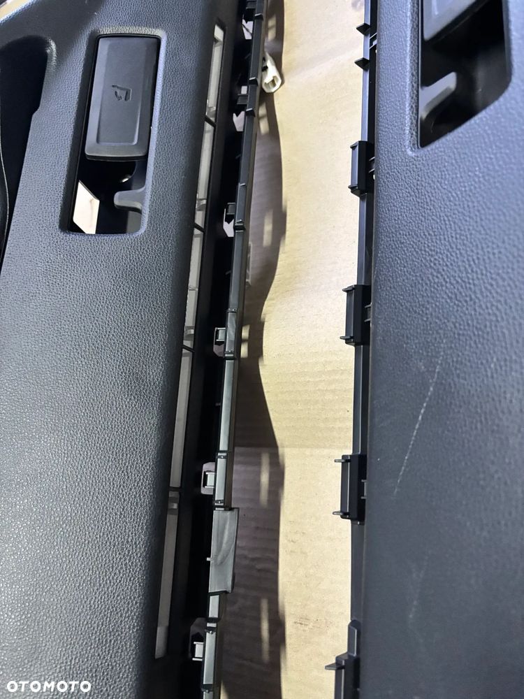 Wnętrze daszki osłony słupków plastiki wyposażenie wnętrza Toyota Corolla e21 lift - 4