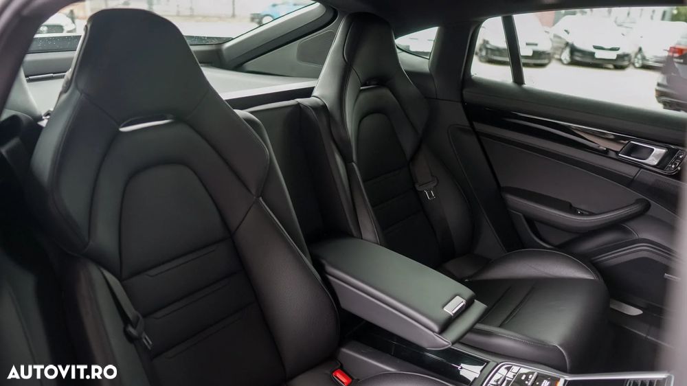 Porsche Panamera 4 E-Hybrid - 39