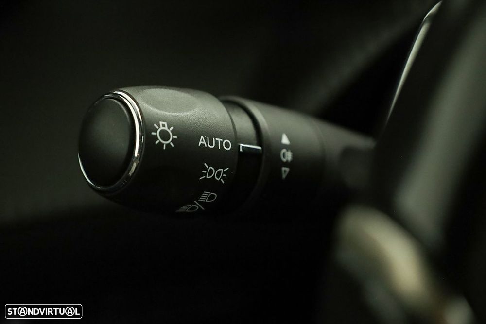 Peugeot 2008 1.2 PureTech GT EAT8 - 17