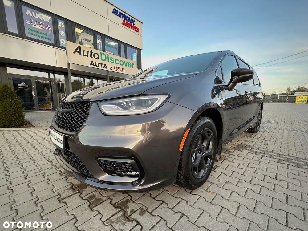 Chrysler Pacifica - 32